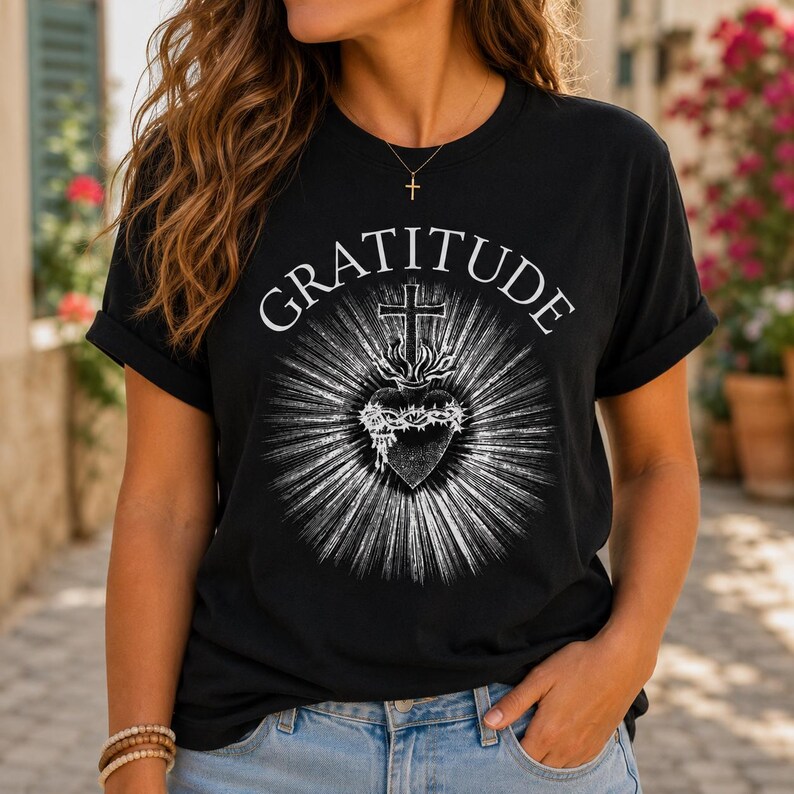 Sacred Heart Jesus Shirt, Gratitude T-Shirt, Catholic Streetwear, Faith Apparel zdjęcie 1