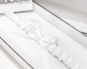 Simple satin garter with bow detail