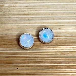 6mm Rainbow Moonstone Stud Earring/Tiny Post Earring/Small Earring/Sterling Silver Moonstone Post Earring/Helix/Tragus/Cartilage/For Her