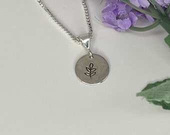 Dainty Leaf Charm Necklace/Cute minimalist Plain Necklace/Leaf Stamp Charm Pendant/Circle Leaf stamp pendant/Gift For Mom/Tiny Necklace
