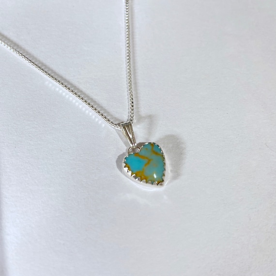 Heart shaped turquoise necklace deals