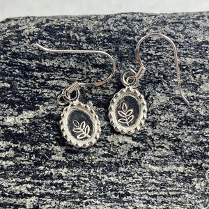 Dangle Drop Stamped Leaf Earrings/Cute Leaf Drop Earring/Sterling Silver/Handmade/Handstamped Leaves Earring/Free Shipping/Minimalist Drop