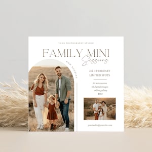 Puede incluir: Un folleto que anuncia sesiones de fotos familiares mini. El folleto presenta una foto de una familia de tres personas de pie en un campo. El texto del folleto dice "Family Mini Sessions" y "Now Booking". El folleto también incluye las fechas "2 y 3 de febrero" y el precio "150 €".