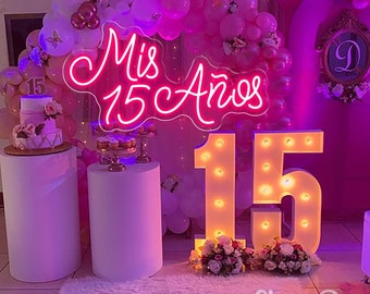 Neonowe znaki Mis 15 Años, Niestandardowe neonowe światła LED na 15. urodziny, Dekoracje na przyjęcie Mis Quince, Słodki znak na przyjęcie Quinceanera, Prezenty dla niej