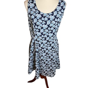 Vintage 90s Floral Dress with Zipper Back Closure