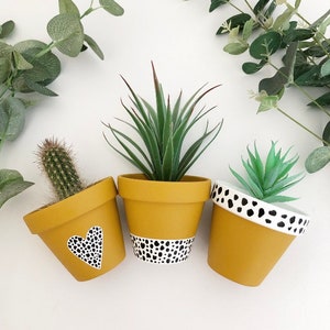 Hand painted mustard yellow heart Dalmatian print terracotta plant pot set, 9cm pot, heart pot, mustard yellow decor accessories garden gift