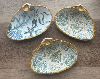 Aesthetic Handmade Oyster Shell Trinket Dishes || Coastal & Chinoiserie Jewelry Holder with Gold Gilded Edge || Aesthetic Beach House decor