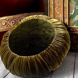 Almohada redonda de terciopelo, almohada decorativa, almohadas para sofá, cama, almohada de terciopelo de seda, verde chartreuse, decoración del hogar de terciopelo imagen 1