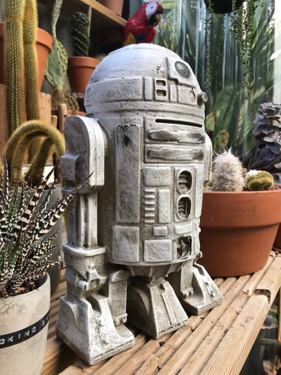 Stone/cre starwars R2D2 garden statue heavy or home decor