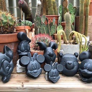 Stone/cre Disney Mickey Mouse / Pluto / Donald Duck /bambi /piglet/ mini mouse / Winnie the poo wall plaques- home or garden statue decor