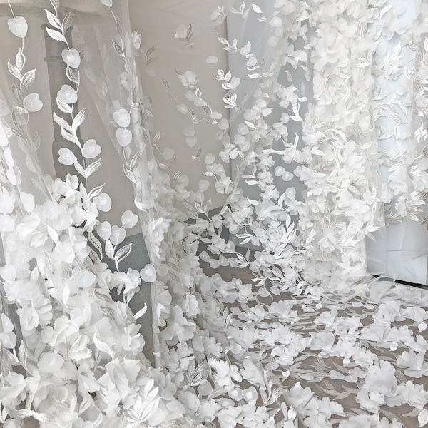 Tissu en dentelle à fleurs 3D par mètre, tissu en Tulle blanc cassé avec vignes florales brodées pour robe de mariée