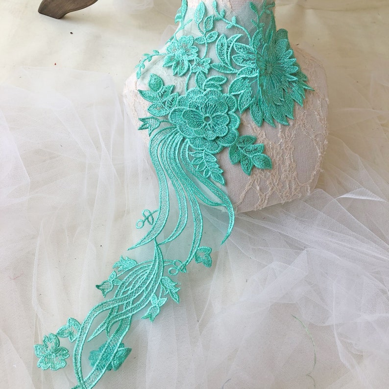 Delicate Flower Lace Applique Shimmery Embroidery Floral Motif Patch Sew onto Party Costumes Dance Dress