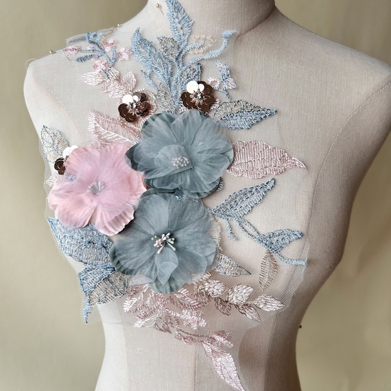 Flower embroidery blouse