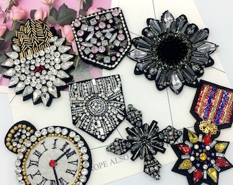 Bling Beaded Shield Badge Motif Rhinestone Shoulder Epaulette Applique for Costumes Blazer Jacket Design