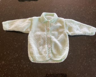 Cárdigan para niño tejido a mano