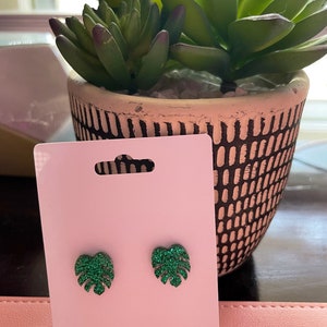 Monstera Leaf Glitter Stud Earrings| Resin Jewelry| Gifts for Plant Lovers| Gifts for Her| Boho Jewelry| Monstera Leaf Studs