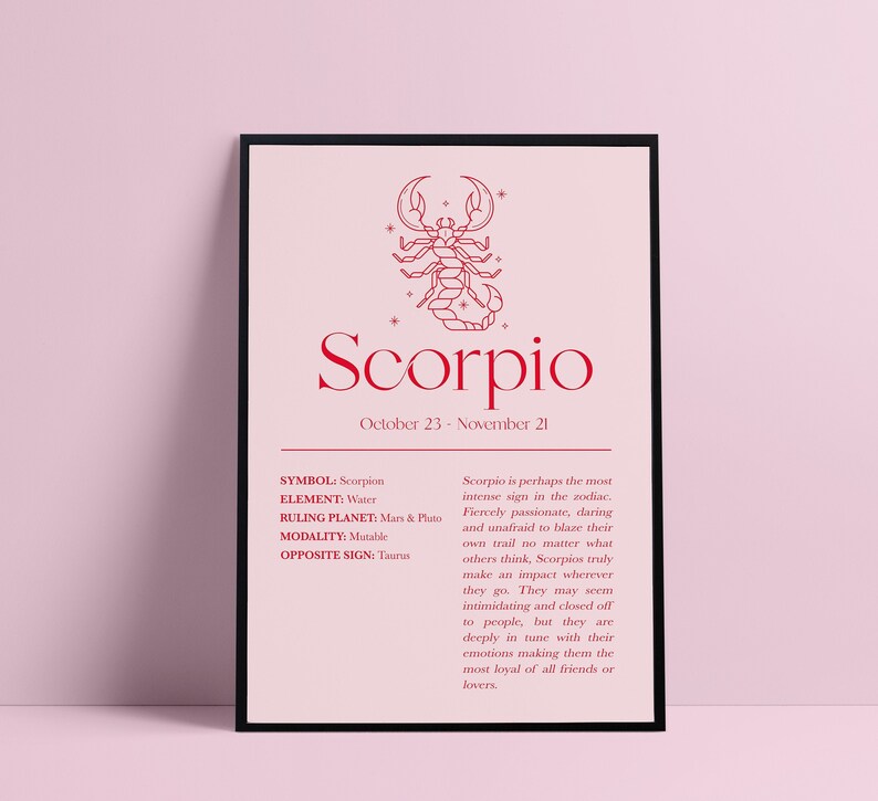 Pu&ograve; includere: Un poster stampabile con un disegno a linea rossa di uno scorpione e il testo "Scorpio" in un carattere sans-serif rosso. Il testo "October 23 - November 21" &egrave; sotto lo scorpione. Il poster include anche una descrizione del segno zodiacale dello Scorpione.