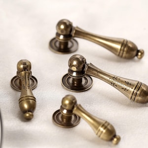 Antique brass door drop pulls,Retro cupboard drawer knobs,Custom Engraved closet wardrobe handles,Single hole kitchen pulls,cupboard knobs