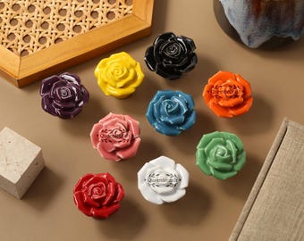 ローズセラミック引き出しノブ、セラミックフラワードレッサープル、カスタム彫刻ワードローブキャビネットノブ、子供部屋の装飾、靴キャビネットハンドル