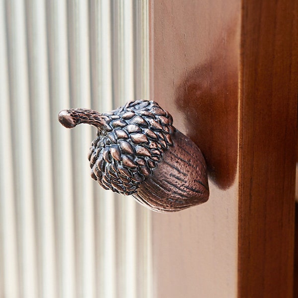 Acorn Pine cone handle  Knobs Zinc alloy drawer pulls  wardrobe Knob Cabinet Knobs Unique shape handles