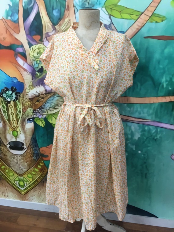 Vintage plus size floral dress