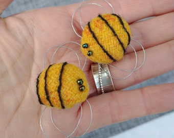 Bee Brooch, Yellow Harris Tweed Brooch, Bee Lovers Gift, Save the Bees, Bee Pin, Ladies Brooch