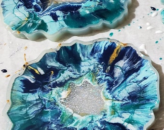 Custom-Made,Pick UR Colors,drinkware, Geode coasters,Agate coasters,Resin coasters,Green,white,gold Geode,resin geode art/Drink & barware