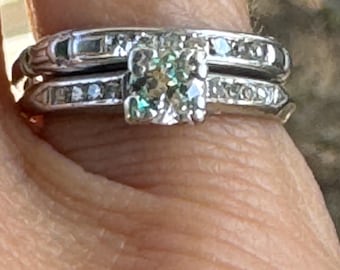 Antique Platinum and Diamond wedding ring set in original box Size 4.5