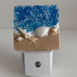 Beach Night Light - Starfish Night Light- Resin Ocean Night Light- Tropical Night Light- Beach Lovers- Beach Ocean Decor-Resin Artwork-Gifts