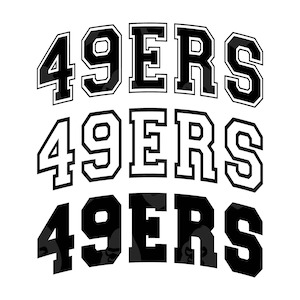 Könnte beinhalten: Drei übereinanderliegende Bilder des Wortes "49ers" in einer schwarzen und weißen Schrift im College-Stil.