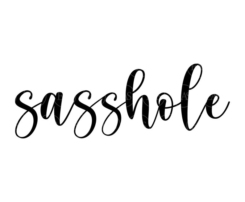 Pu&ograve; includere: Un design di font corsivo in bianco e nero che recita "sasshole".