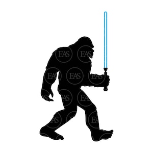 Puede incluir: Silueta negra de una criatura parecida a Bigfoot sosteniendo un sable de luz azul. La criatura camina hacia la izquierda, con los brazos y las piernas visibles. El sable de luz es vertical, con un mango negro y una hoja azul brillante.