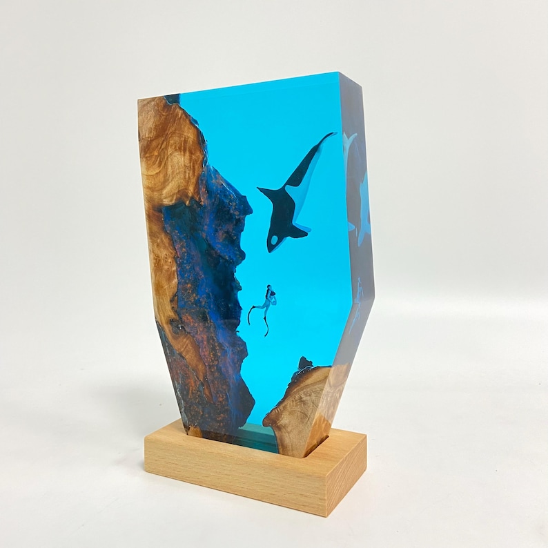Humpback Whale Resin Lamp, Handmade Decor, Diver Craft, Ocean Art, Best Friend Gift, Unique Decor, Children's Gift image 5