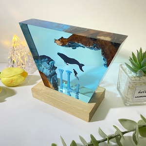 Humpback Whale Resin Diorama: Personalized Ocean Desk Decor