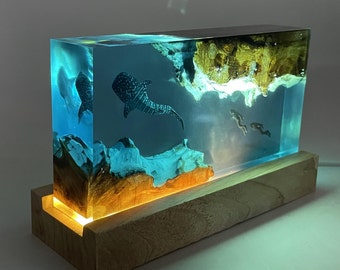 Lampe cube en résine de requin-baleine, ornement fait main, artisanat d'art de plongeur, art de l'océan, cadeau meilleur ami, décoration unique, cadeau pour les enfants