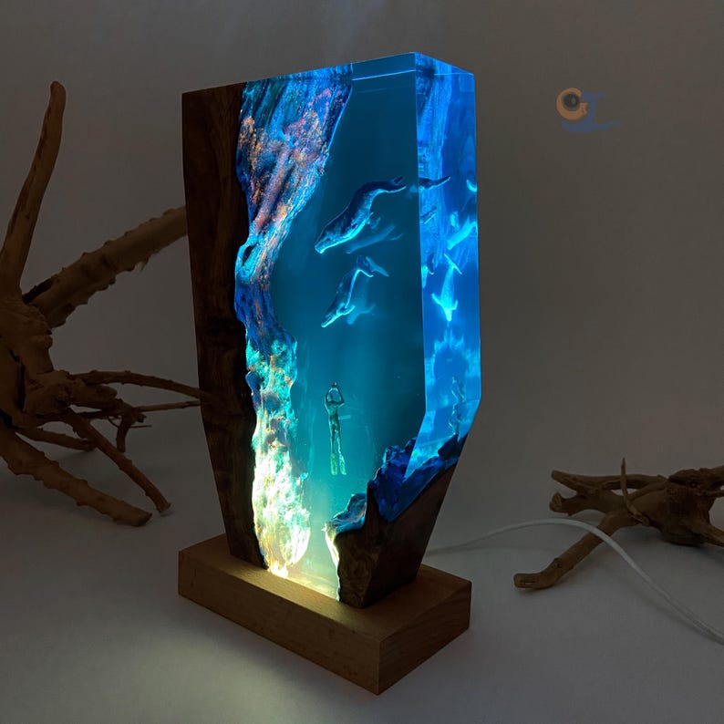 Humpback Whale Resin Lamp, Handmade Decor, Diver Craft, Ocean Art, Best Friend Gift, Unique Decor, Children's Gift image 3