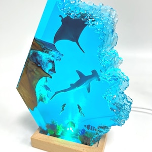 Luminária de resina para oceano: decoração artística de arraia-manta e tubarão-martelo