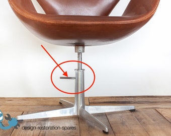 Lever Swan Egg Office Chair | Arne Jacobsen | Fritz Hansen