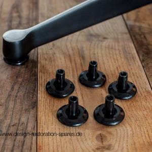 Eames Lounge Chair en Ottoman Glijders | Zwart of wit, origineel VITRA