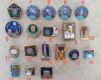 Lunokhod 1970 Moon Moonwalker spacecraft Vintage Soviet Russian Space Pin Badge
