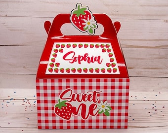 Strawberry Favor Box, Berry Sweet, Strawberry Party Decorations, Strawberry Theme, Strawberry Birthday Party, Sweet One