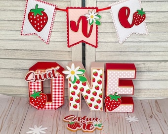 Strawberry Smash Cake Props, Berry Sweet, Strawberry Party Decorations, Strawberry Theme, Strawberry Birthday Party, Sweet One