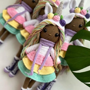 Poupée licorne, cadeau d'anniversaire pour enfants, poupée avec accessoires, cadeau pour fille, jouets faits main, poupée au crochet, poupée ancienne, cadeau pour dher Dark skin