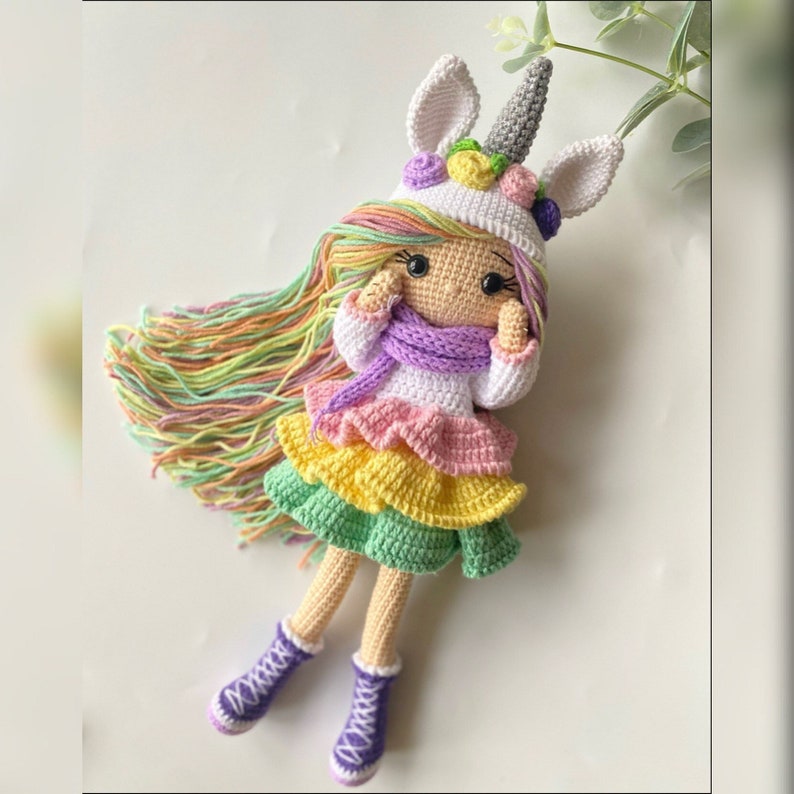 Poupée licorne, cadeau d'anniversaire pour enfants, poupée avec accessoires, cadeau pour fille, jouets faits main, poupée au crochet, poupée ancienne, cadeau pour dher White Skin