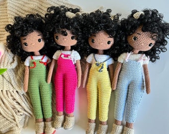 Poupée faite main à la peau foncée pour enfants, poupée afro-américaine, poupée au crochet noire, jouets pour enfants, poupée Amigurumi, cadeau d'anniversaire pour enfants, BLM