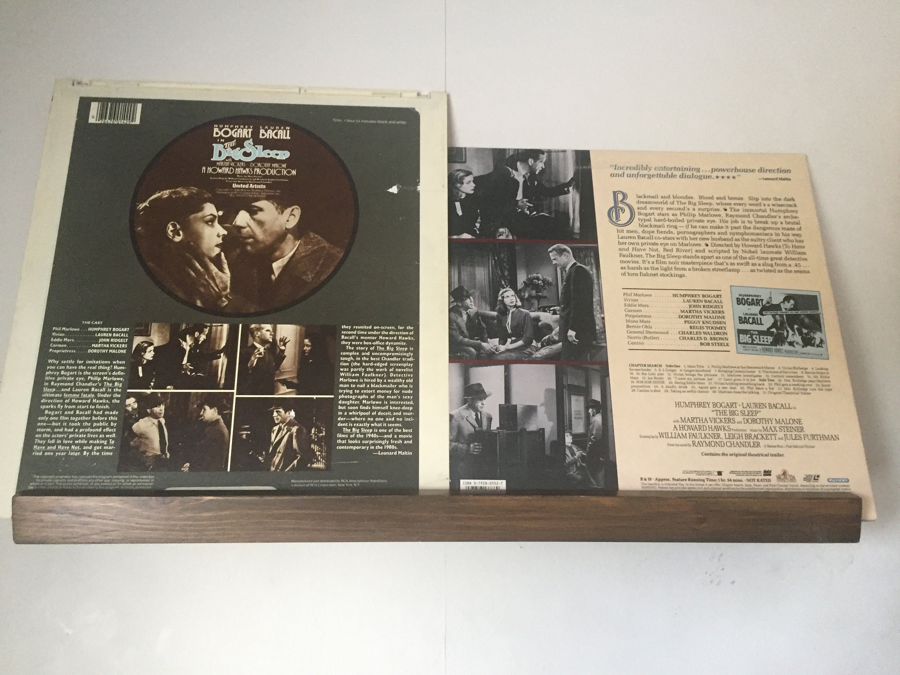 A wall display of Humphrey Bogart and Lauren Bacall in Black and White  movie The Big Sleep in four different formats. Turner Classic Movie - Etsy  Österreich, image size:3000x2250