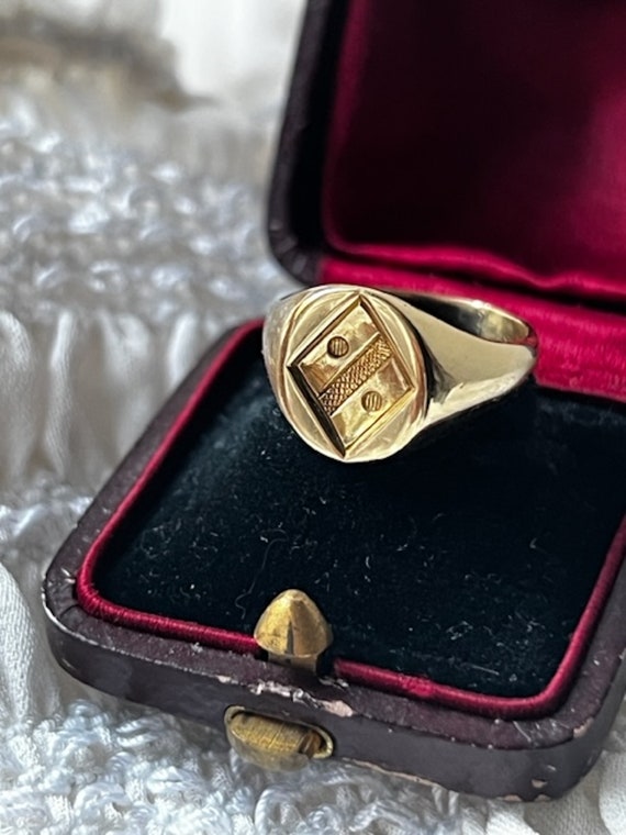 Beautiful Antique French 18k Gold Signet Ring - image 5