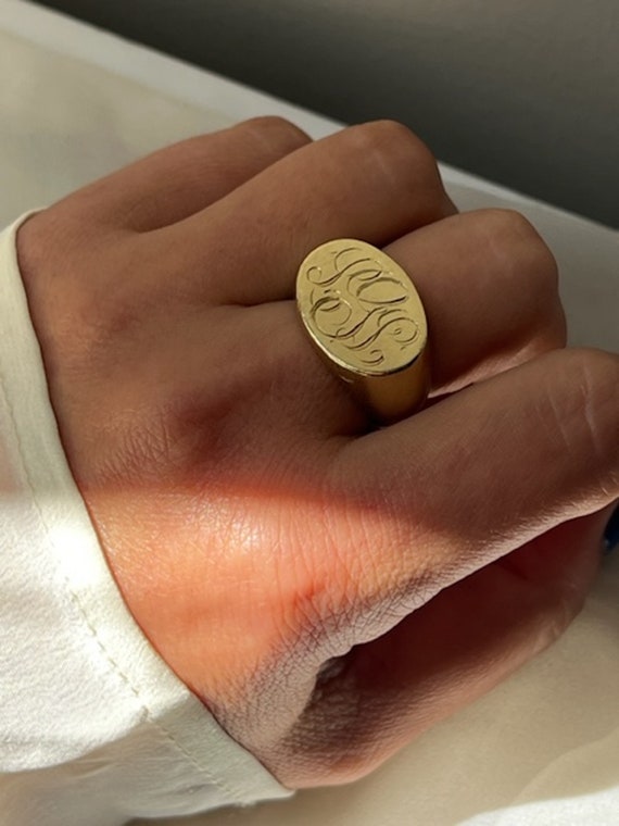 Antique 18K Gold Signet Ring with Monogrammed Ini… - image 1