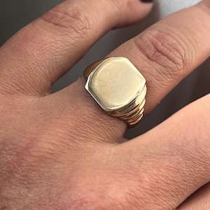 Vintage 14k Gold Signet Ring