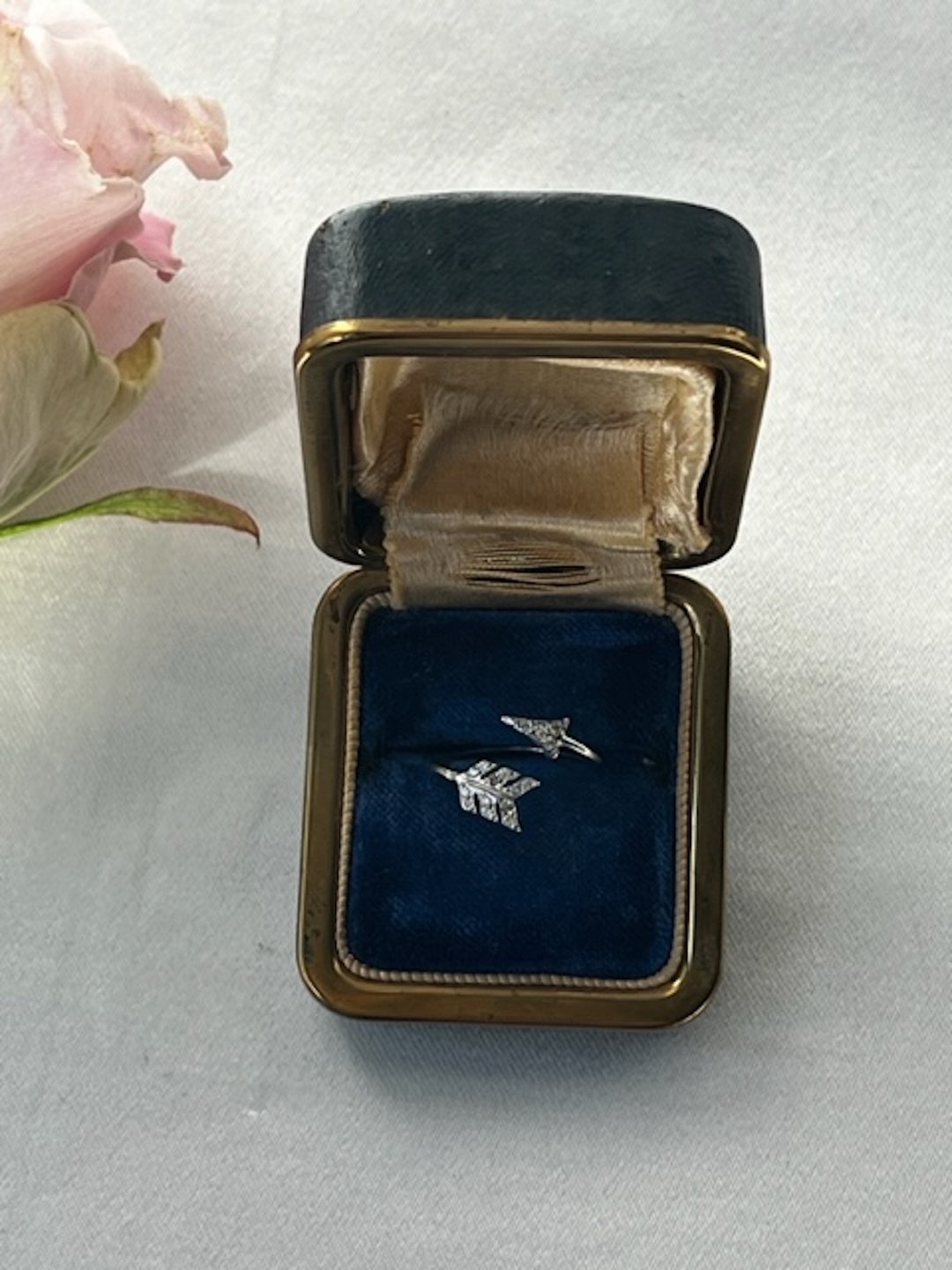 Vintage 14k White Gold and Diamonds Ring